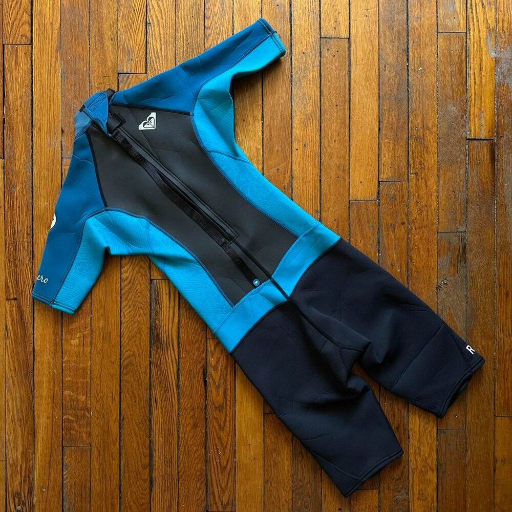 Roxy Syncro 2MM SA218WF Women Blue Black Short Sleeve Short Leg Wetsuit Size 6 - Picture 5 of 7